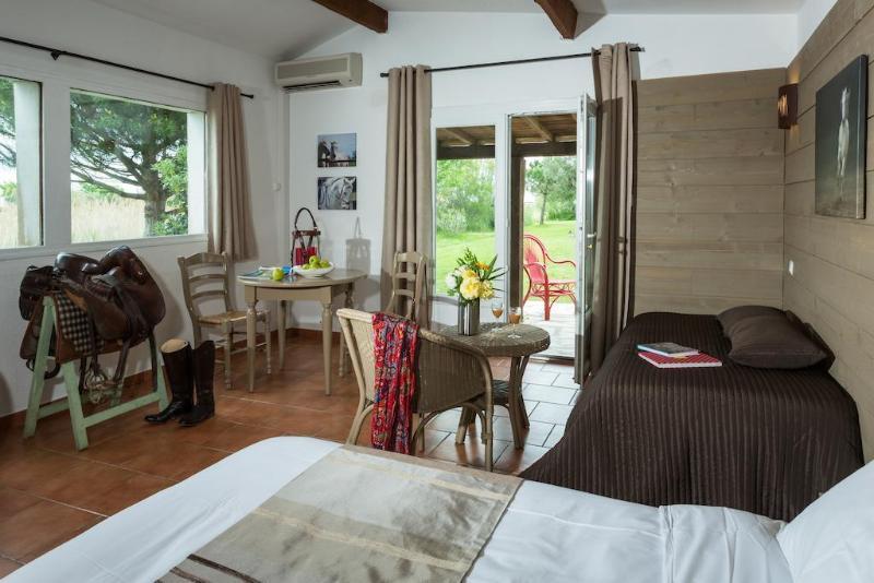 Mas Des Salicornes Hotel Saintes-Maries-de-la-Mer Kültér fotó
